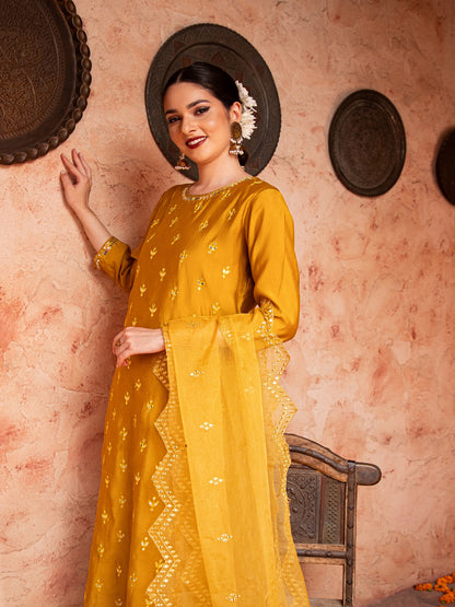 women-wearing-flamboyant-yellow-adda-work-kurta